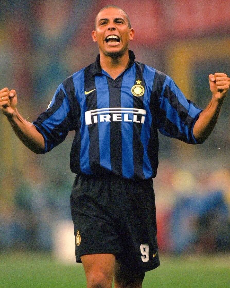 ブラジルの怪物ロナウドのファンの方いませんか？なかなかロナウド