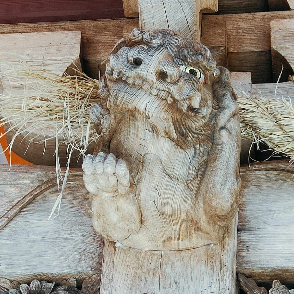 名草神社の本殿の木鼻彫刻（獅子）があまりにも可愛い どういう気持ち