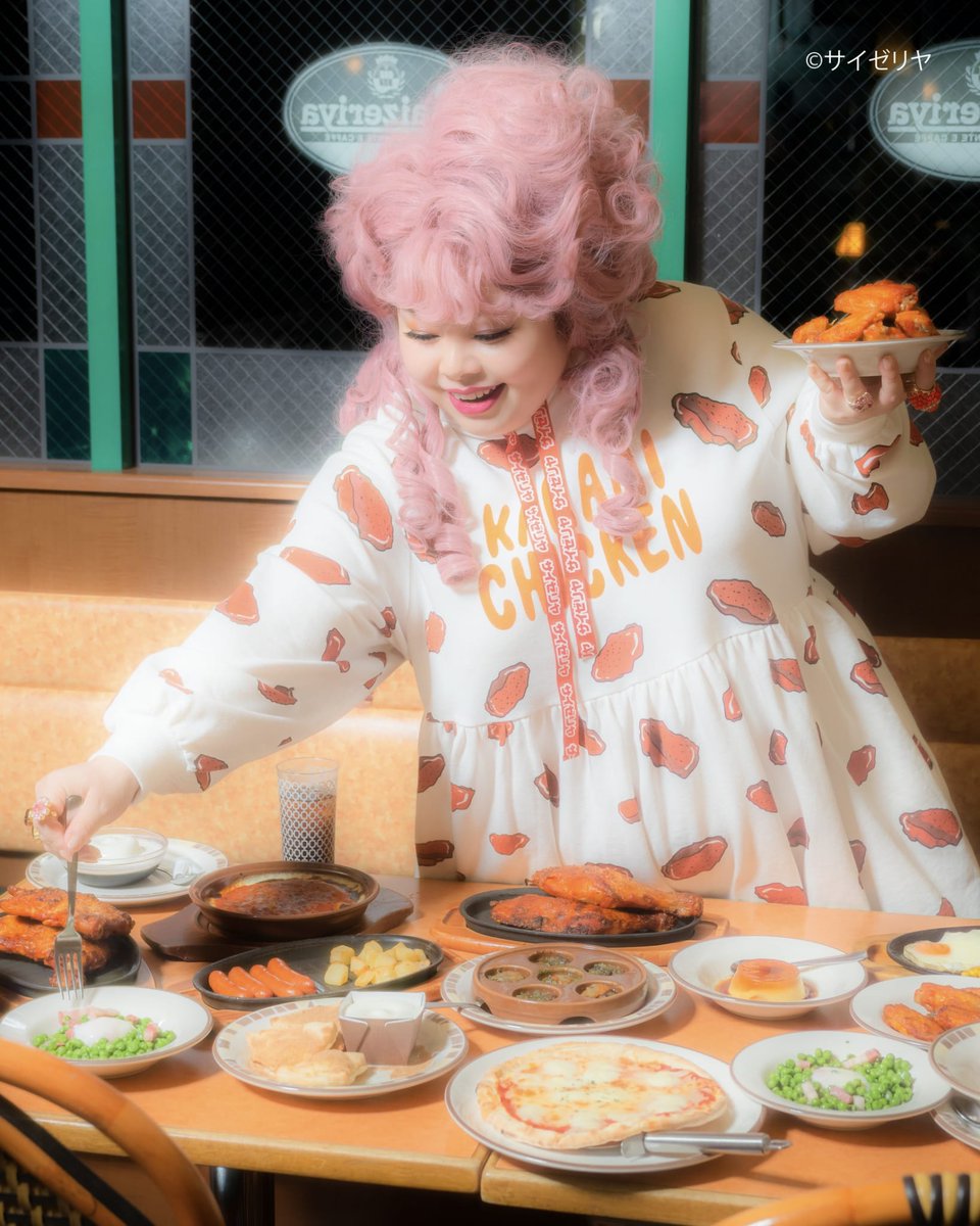 渡辺直美プロデュースのプニュズとサイゼリヤがコラボ、ミラノ風ドリア