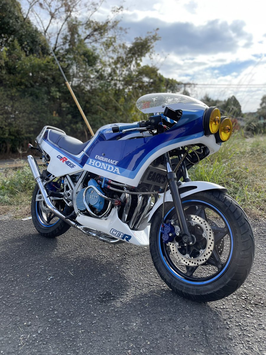 CBR400F 全塗装、カスタム完了😁 カウルの取り付けはエンデュランスの