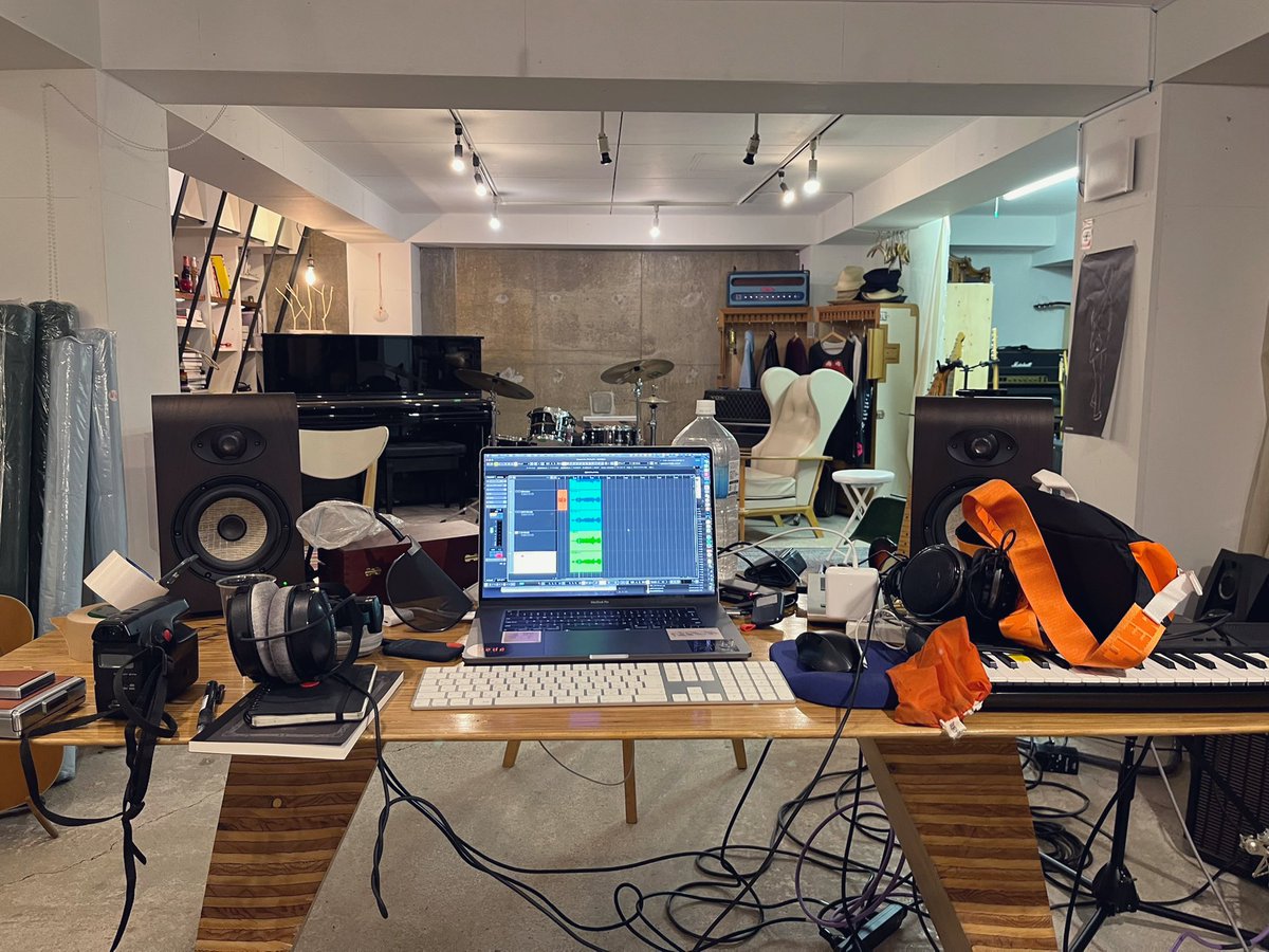 西田修大と君島大空の鏡鏡鏡鏡 今月初頭から作り始めて今日できた音源