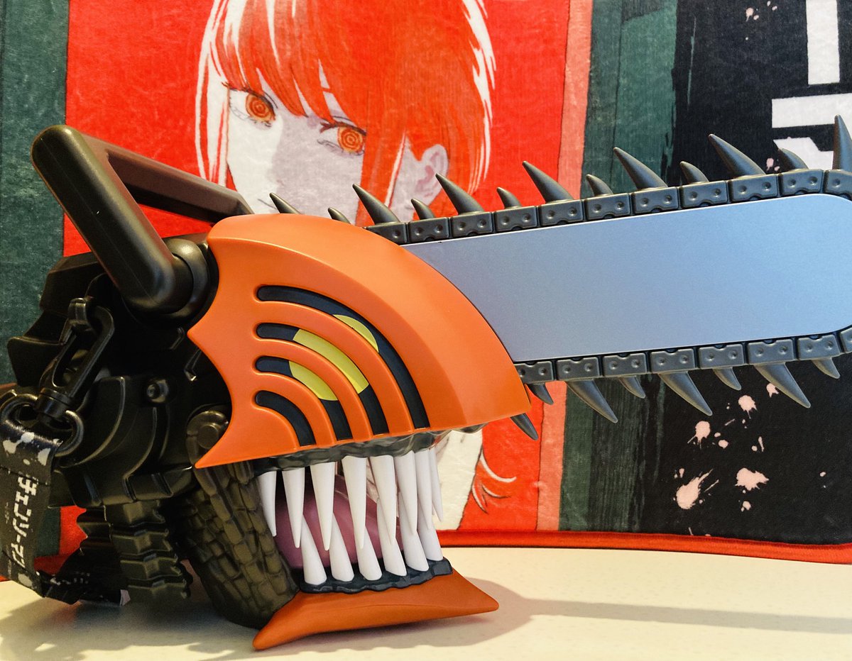 チェンソーマンヘッド型ポップコーンボックス買ったんだけど、デカすぎ