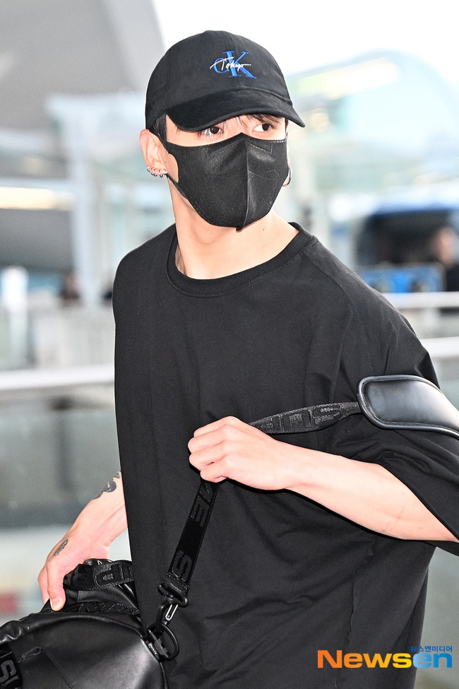 グクのck tokyoのキャップ欲しすぎる！！！どこで買えるんだ