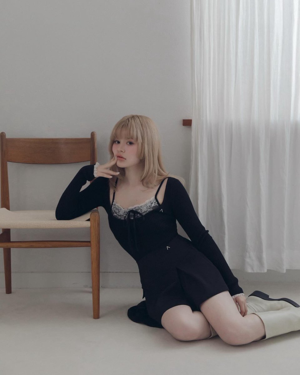 Brenda lace knit set color beige/black ¥16500-tax in デコルテが