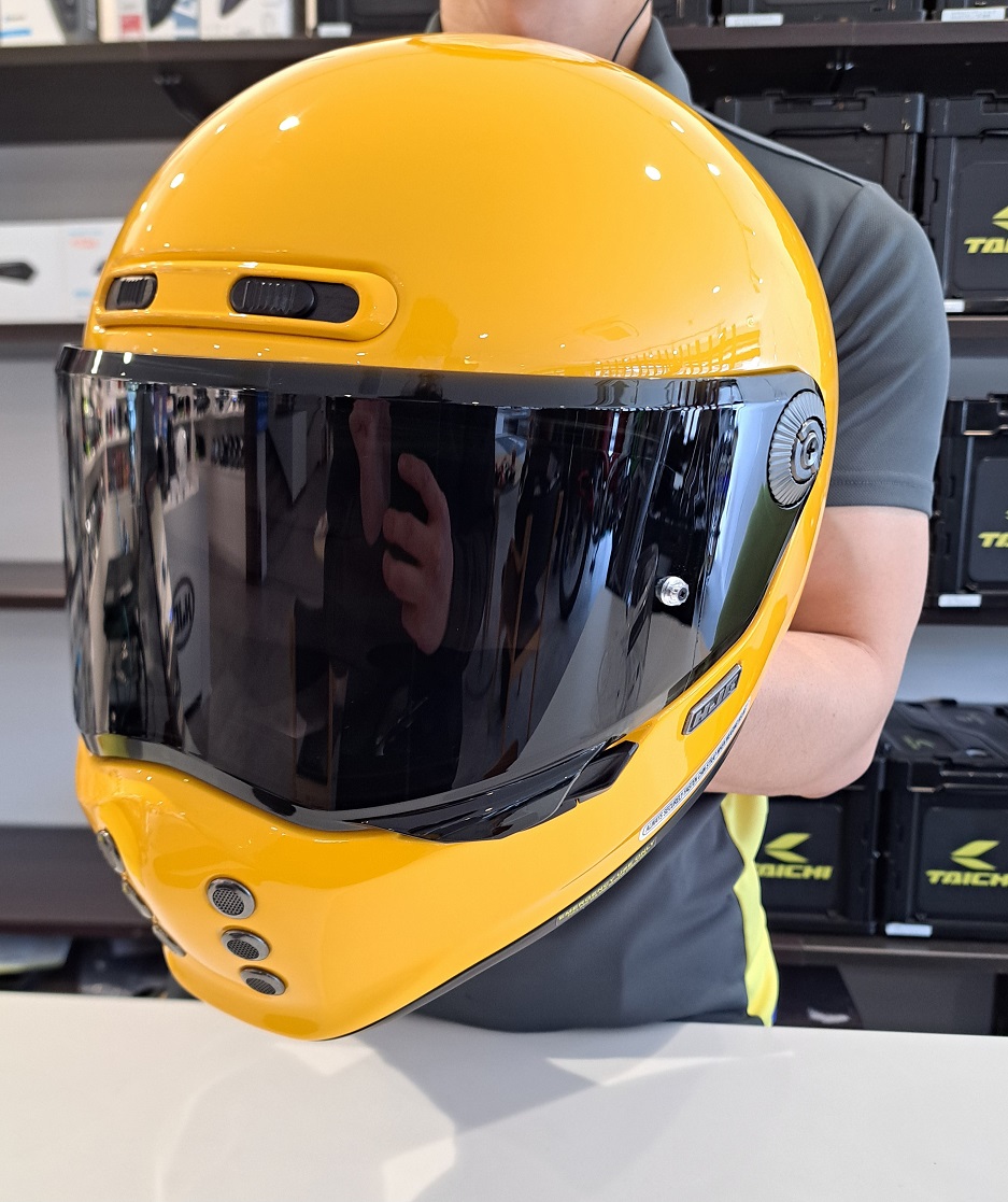 お待たせしました！全国のライダーに注目いただいている #HJC V10の