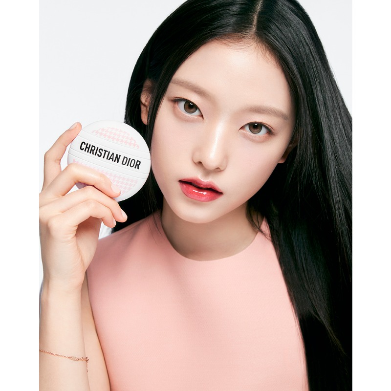 NewJeans ヘリンが魅せる「#ルボーム」。 ヘリンが愛用する