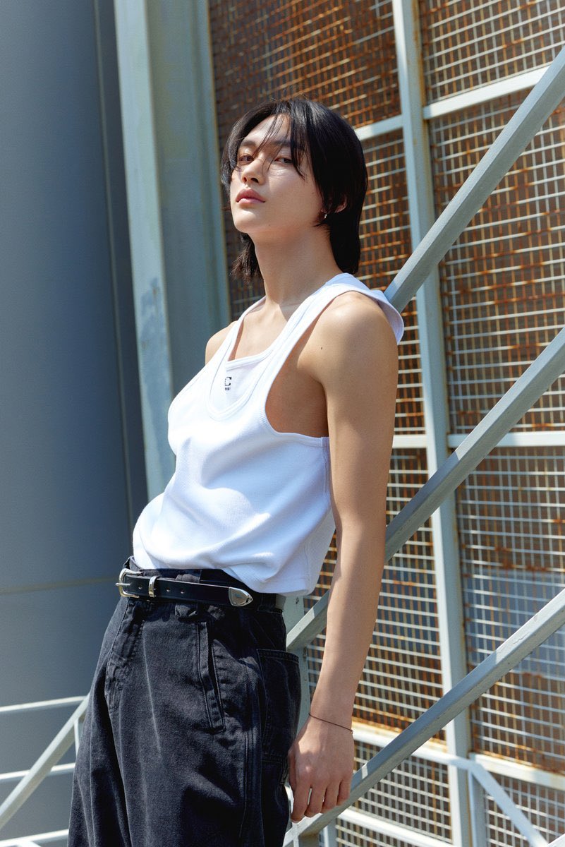 ウォンビン永遠にRIIZEのタンクトップ担当で助かるありがとね