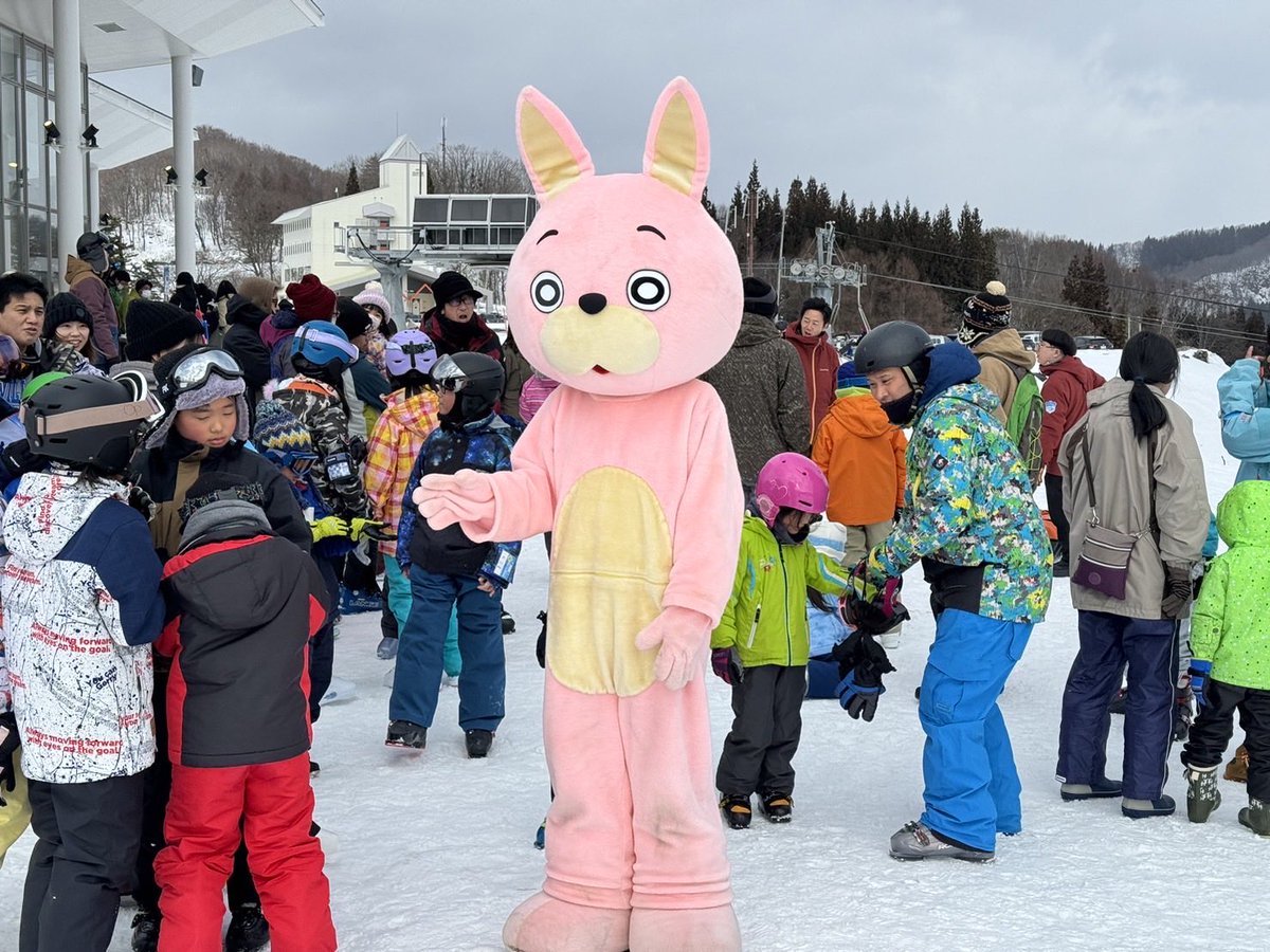 さあ、明日は朝日町スキー場まつり。 限界まで頑張るぜ ※地面にある