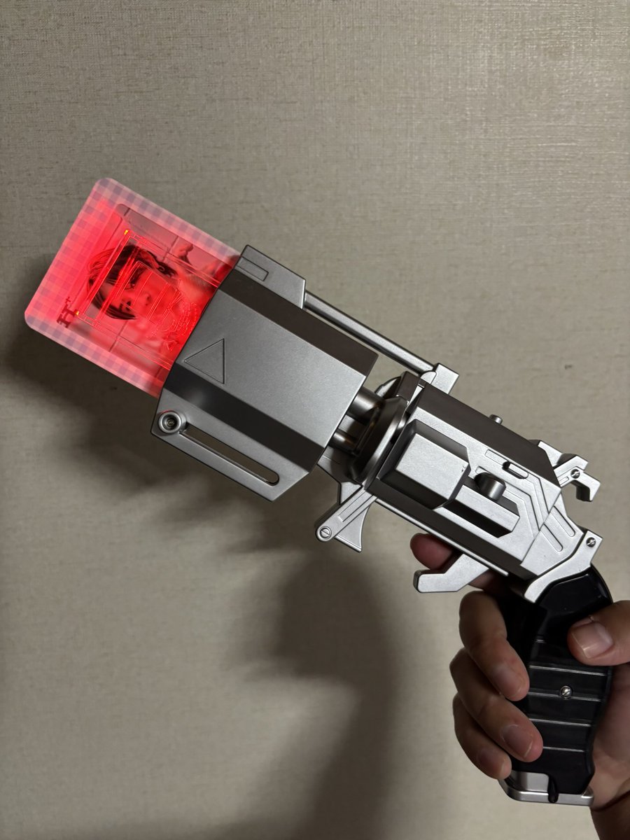 中島健人さん 話題のペンライト （推しカードを光らせられる