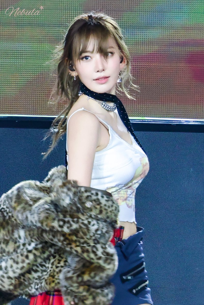 사쿠라🌸] ❤️‍🔥💋 #SAKURA #宮脇咲良 #ックラ #LE_SSERAFIM #르