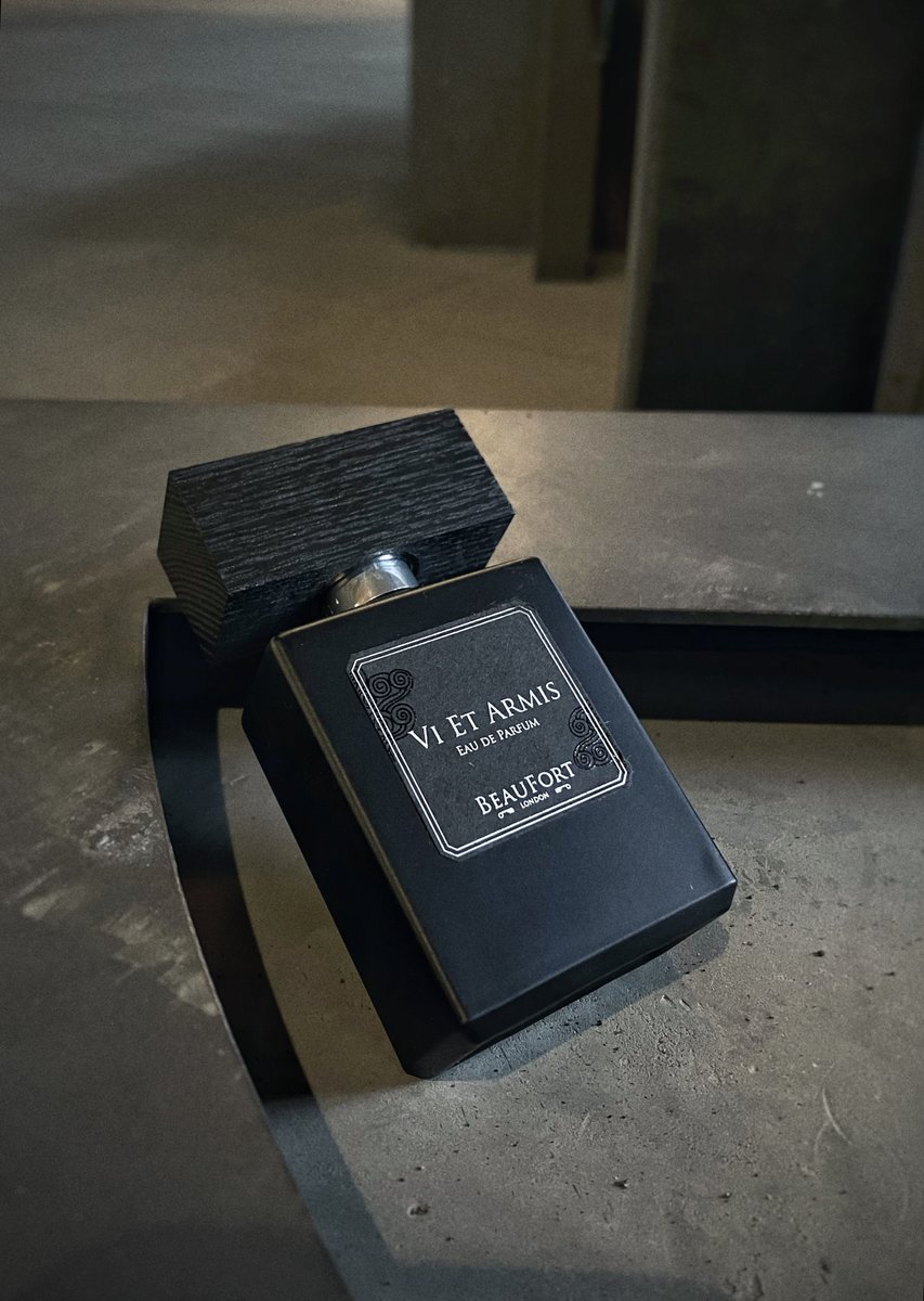 Beaufort｜ヴィ エト アルミス ドライなタバコの向こうに、樹脂の