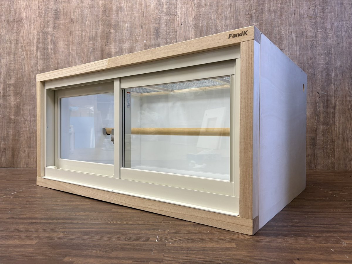 おはようございます！ ヘビ用納品ケージ✨ サッシ仕様 900×600×450 3台