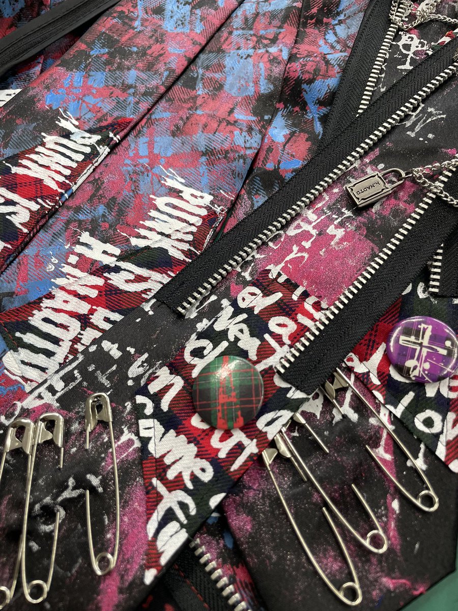 h.ANARCHY】 2026年、h.ANARCHYのパンクネクタイに新色・チェック柄が