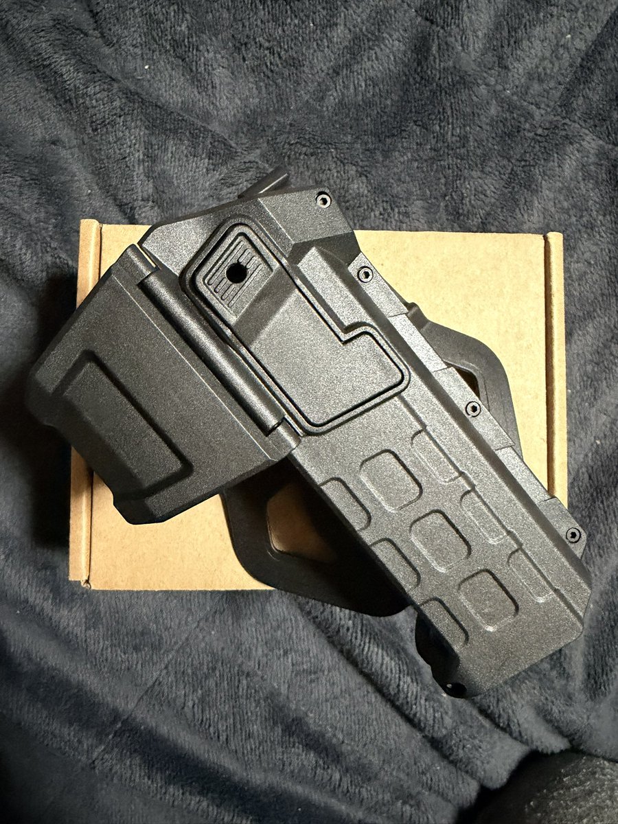 仮ホルスターはこれで VOLKさんの ALMIGHTY HOLSTER / LV2-RD G2が