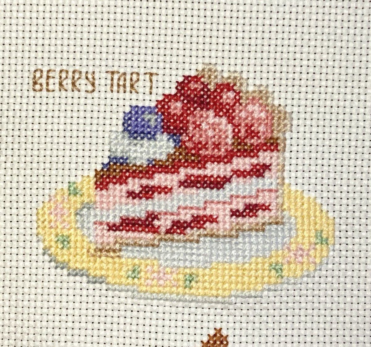 ベリータルトできました🪡 ホビーラホビーレ Strawberry sweets