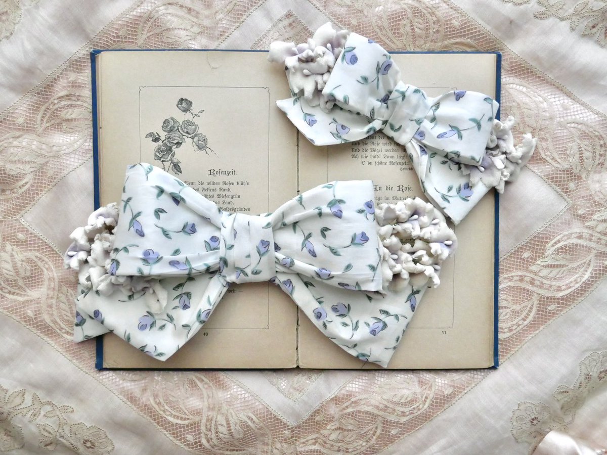 定番のリボンとすみれのヘッドドレス（大きな方）とクリップ（小さな方