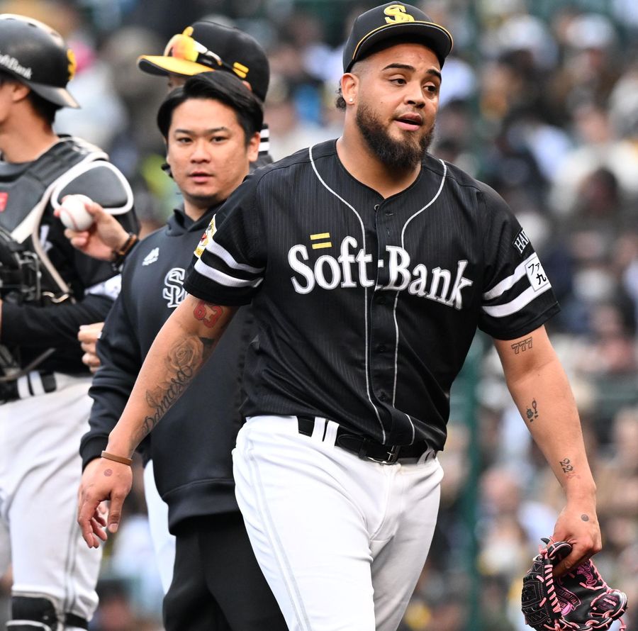 あそこはゲッツーやもんね」 小久保監督、大荒れのヘルナンデス投手を