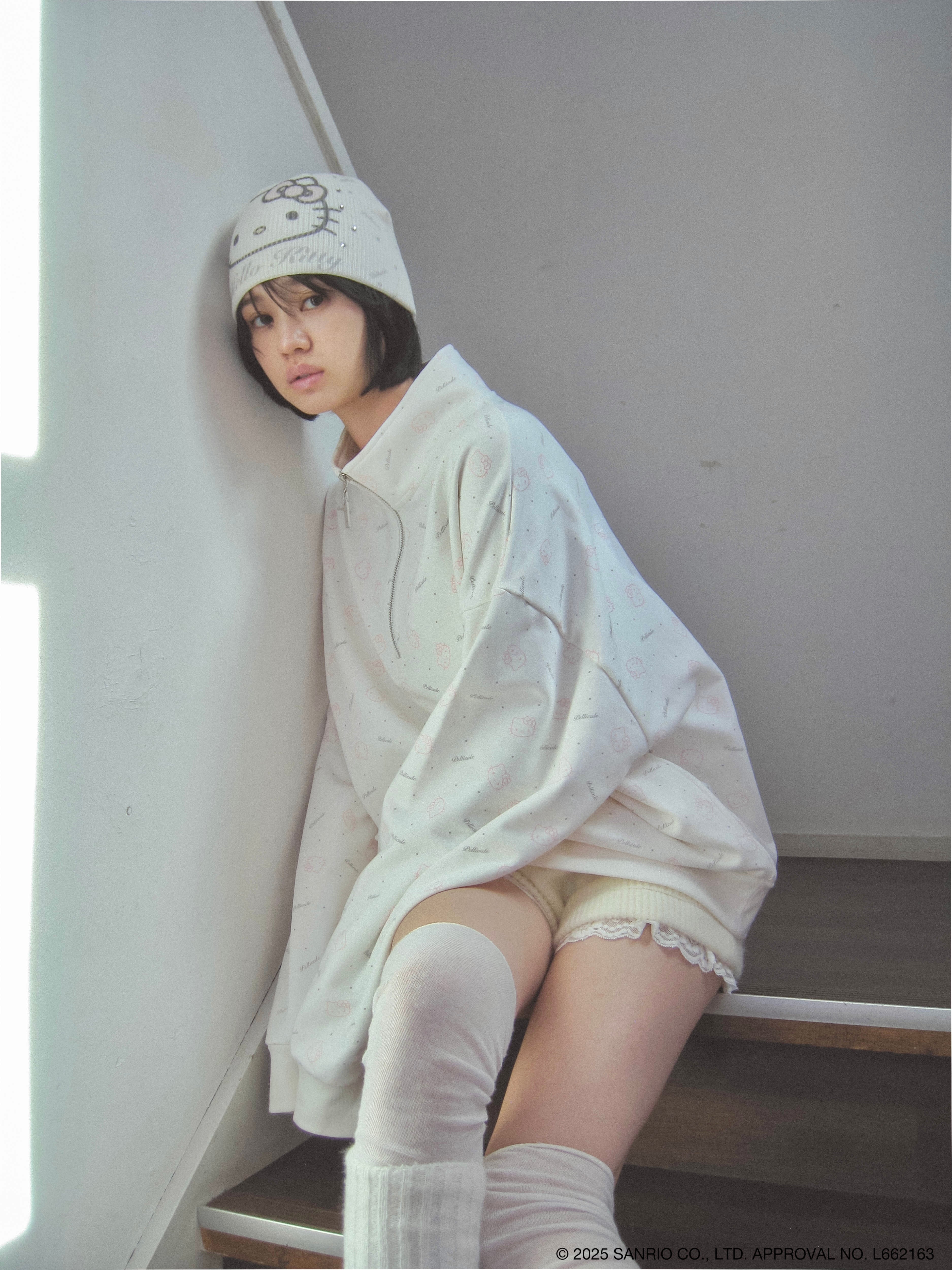 HELLO KITTY half zip tops｜PELLICULE | ぺリキュール