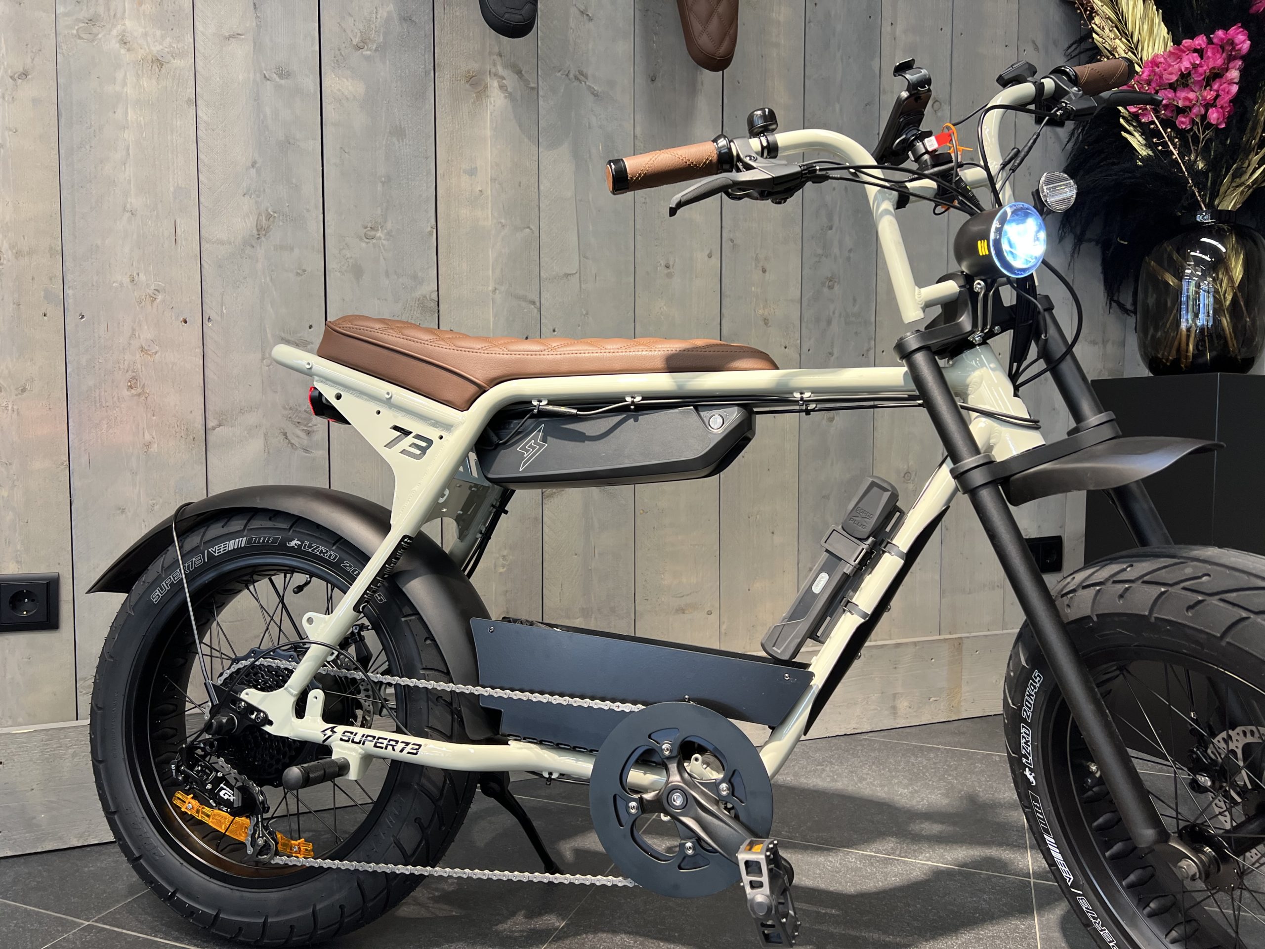 SUPER73-ZX MOON ROCK EXCLUSIVRECUSTOMIZING - Perry Scooters Haarlem