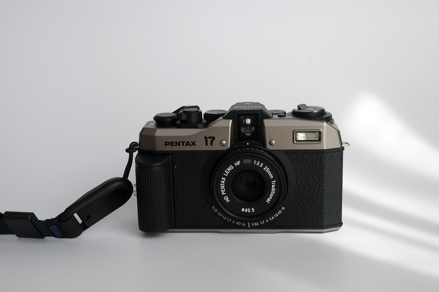 柊サナカ：第35話 フィルム一本目の「PENTAX 17」：Photo & Culture, Tokyo