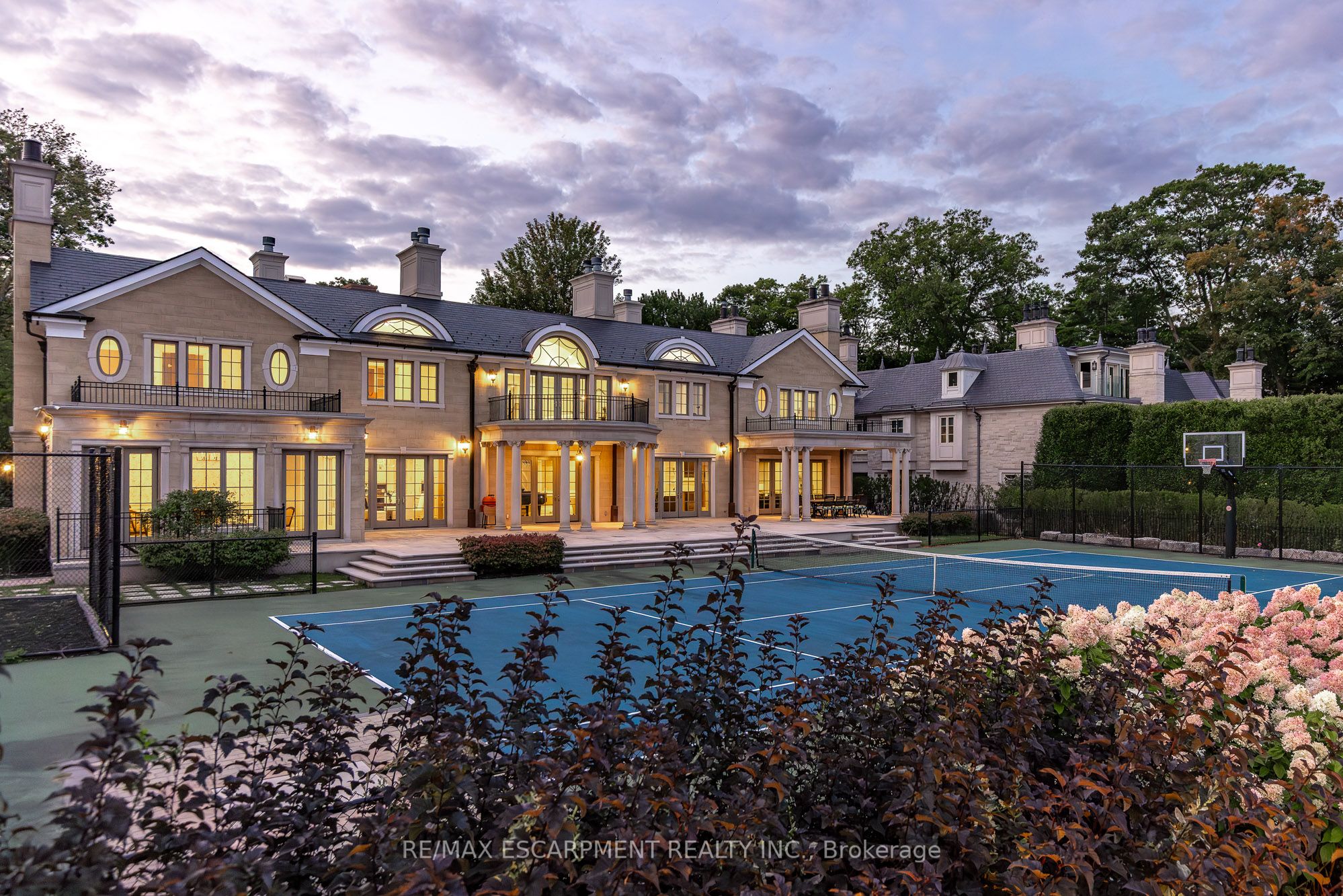 1092 Argyle Drive Halton | Zolo.ca