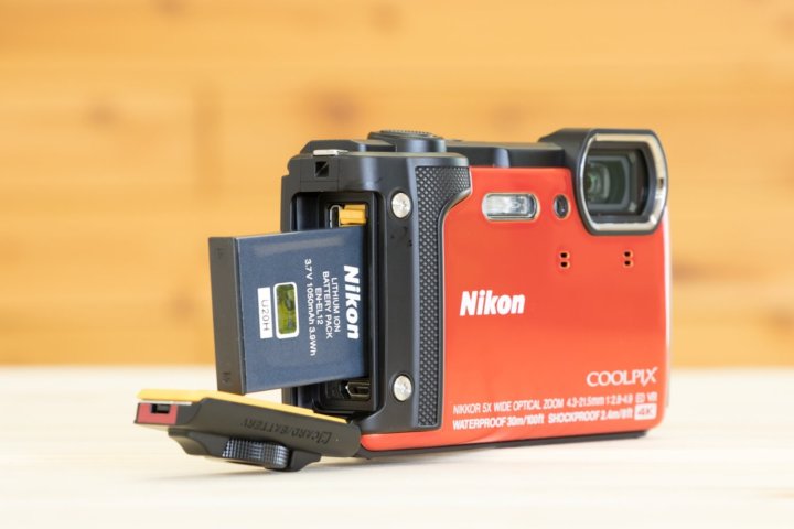 口コミ】水深30Mまで潜れる！Nikonの防水カメラCOOLPIX W300をレビュー