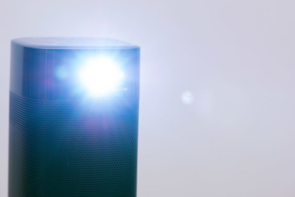 一人暮らしに最適】Ankerの超小型モバイルプロジェクター Nebula