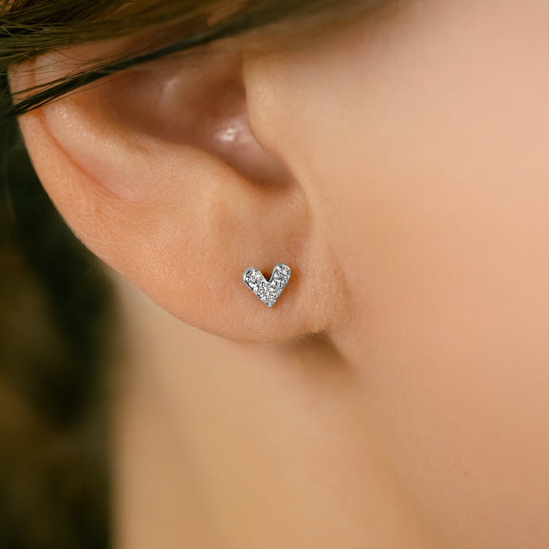 かわいいハートの軟骨ピアス│ハートのフォルムが可愛い 軟骨ピアス