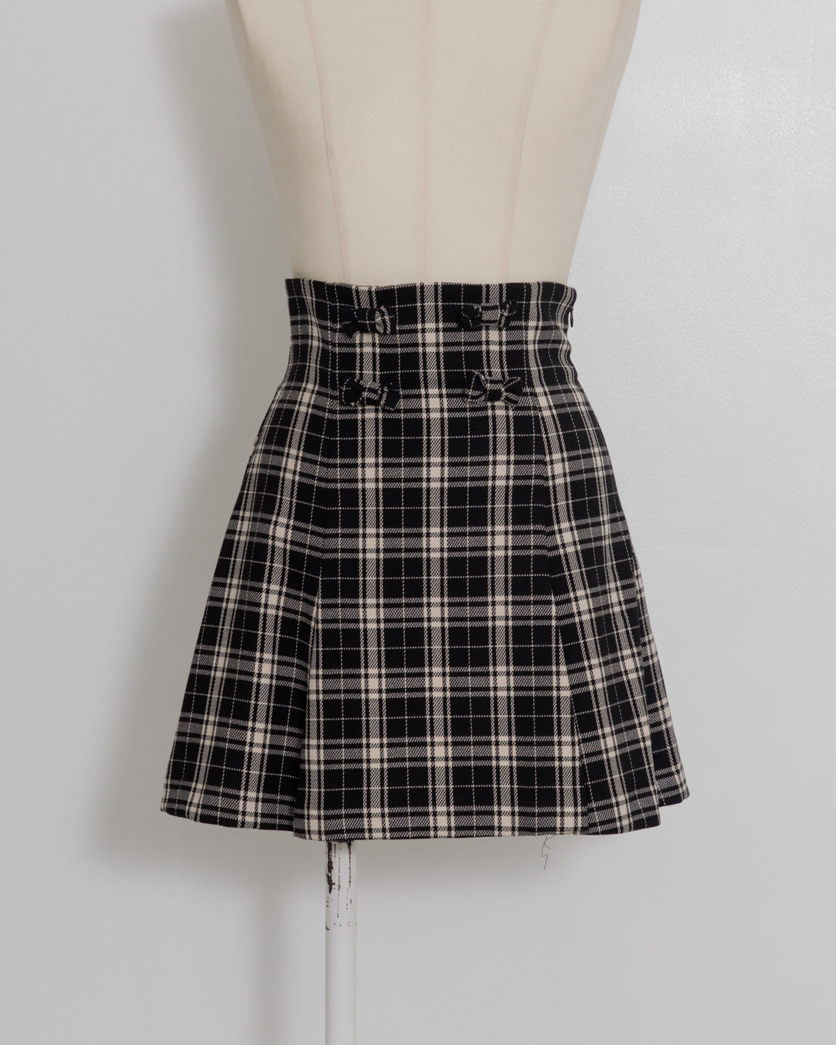 フロントリボンタックフレアチェックスカート – pium