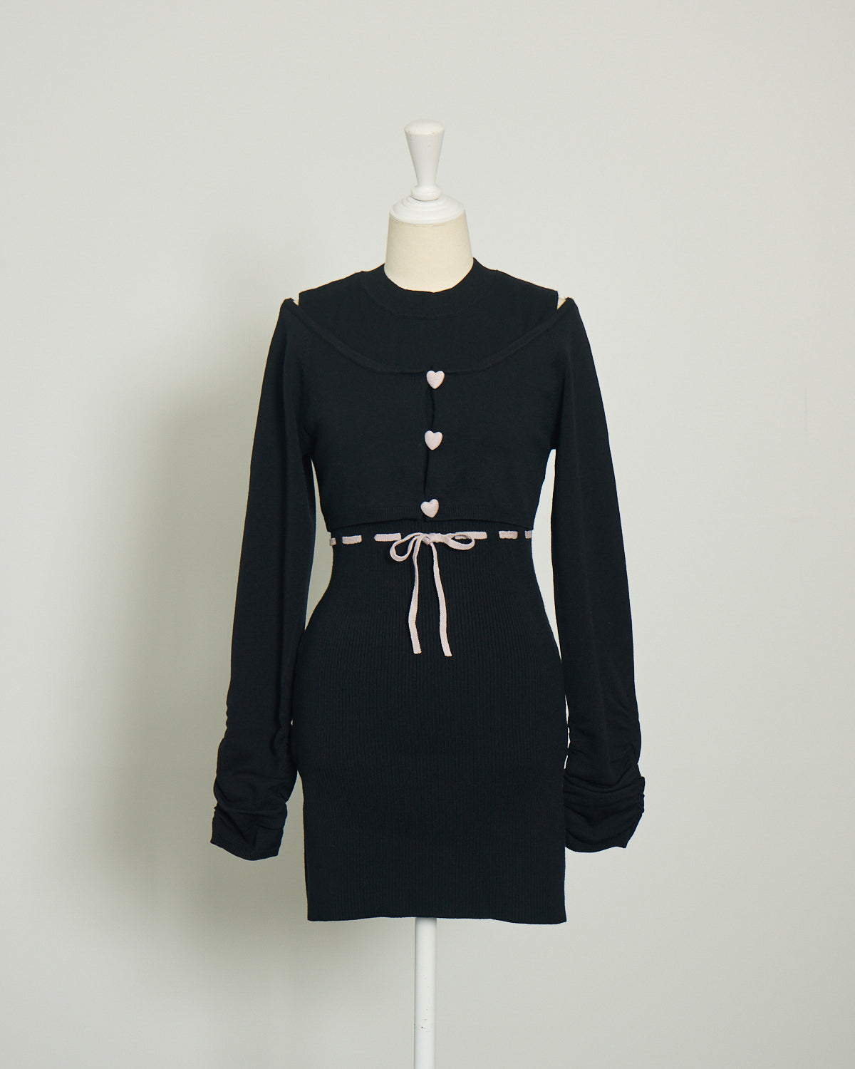 ハートボタンニットワンピセット – pium