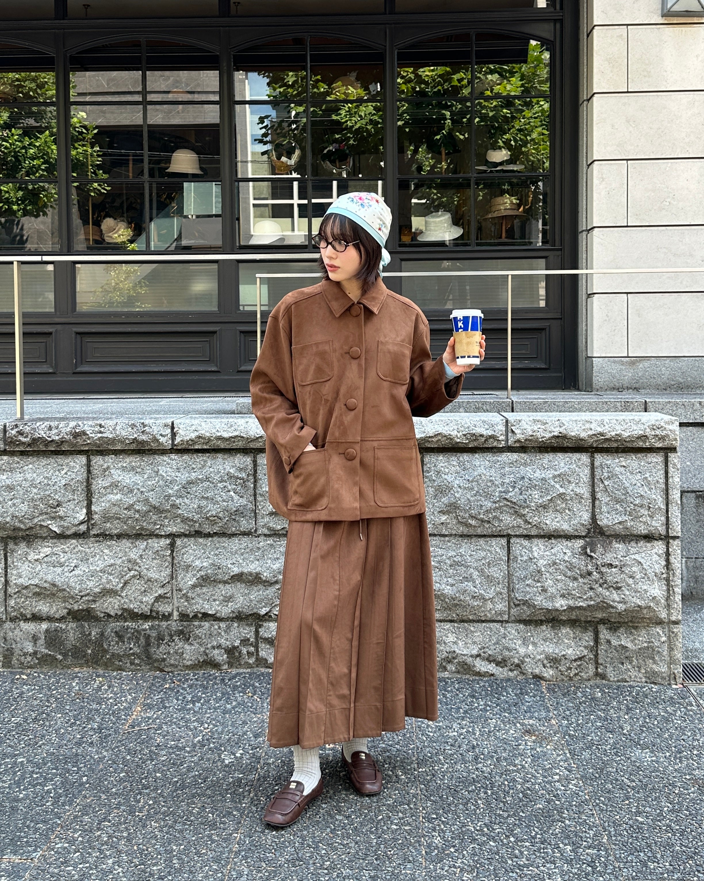 Suede-like pleated long skirt