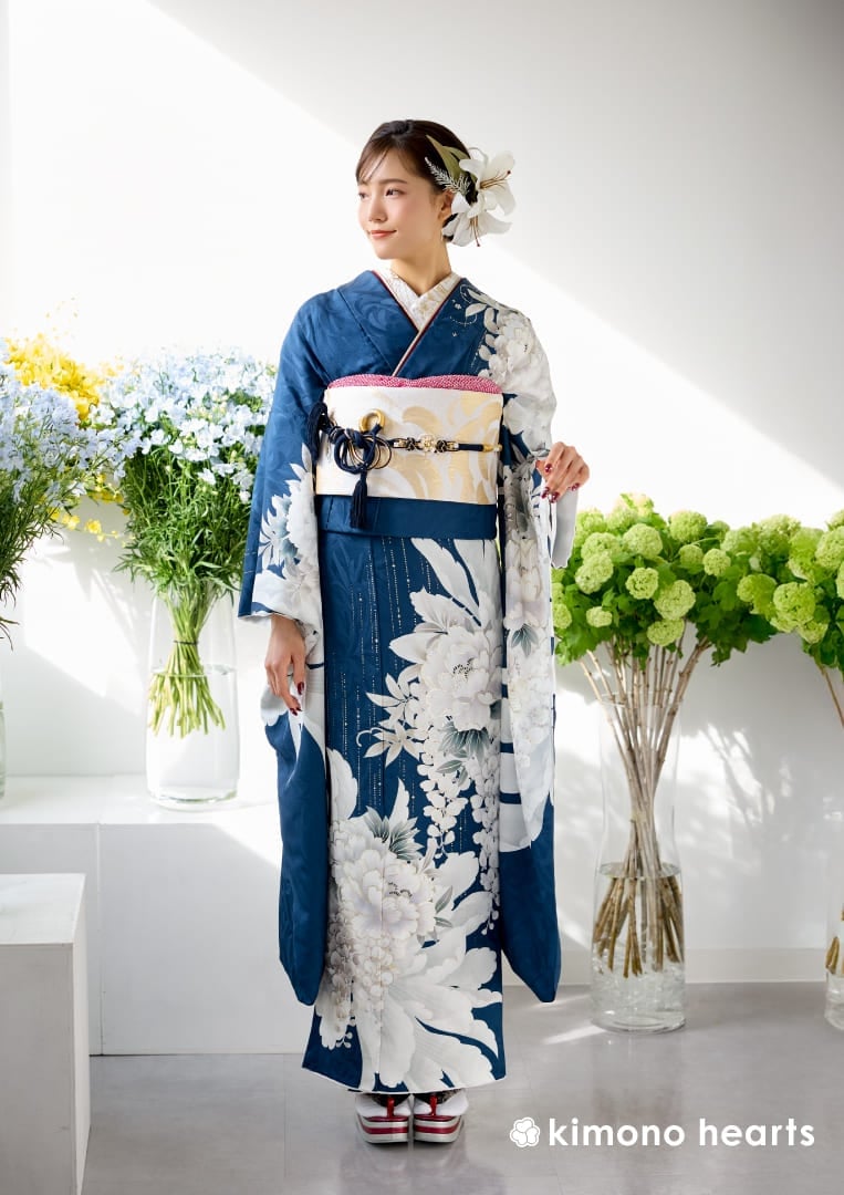 伝統古典】KH-577｜美しい青地に大きく咲いた白い花が印象的な成人式の