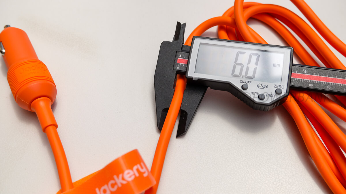 Jackery ポータブル電源をシガーソケット充電する【必要なアダプターと