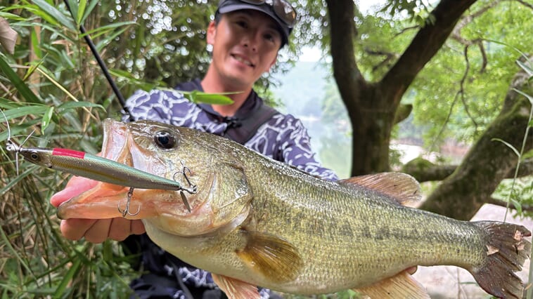 事前情報一切なし。山口県の秘境に巨大ブラックバスが…⁉「思い通りに