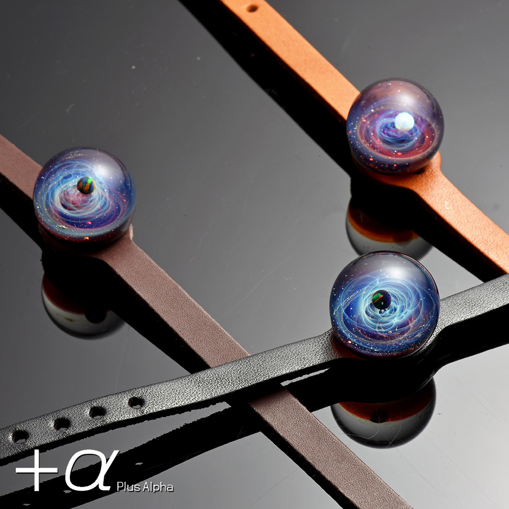 α [プラスアルファ] | 宇宙ガラス | Information