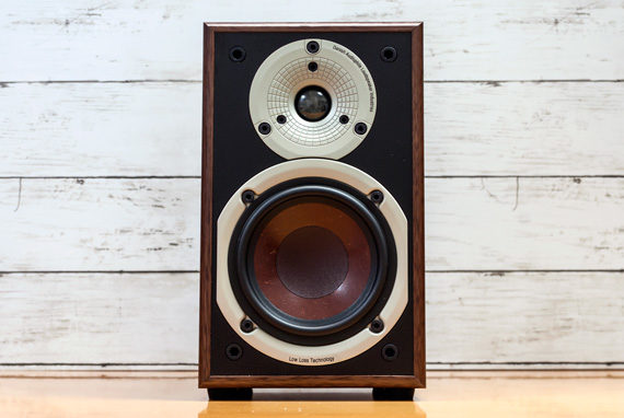 美しいブックシェルフ『DALI SPEKTOR1』レビュー