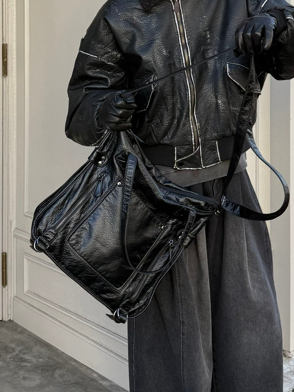 受注制【Chikashitsu +】antique like eco leather tote bag