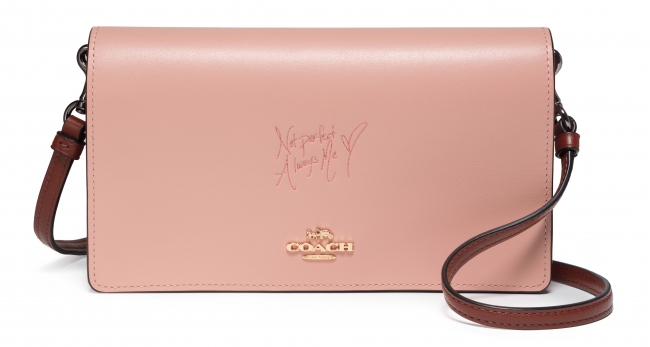 セレーナ・ゴメスとのコラボレーションから生まれた最新コレクション