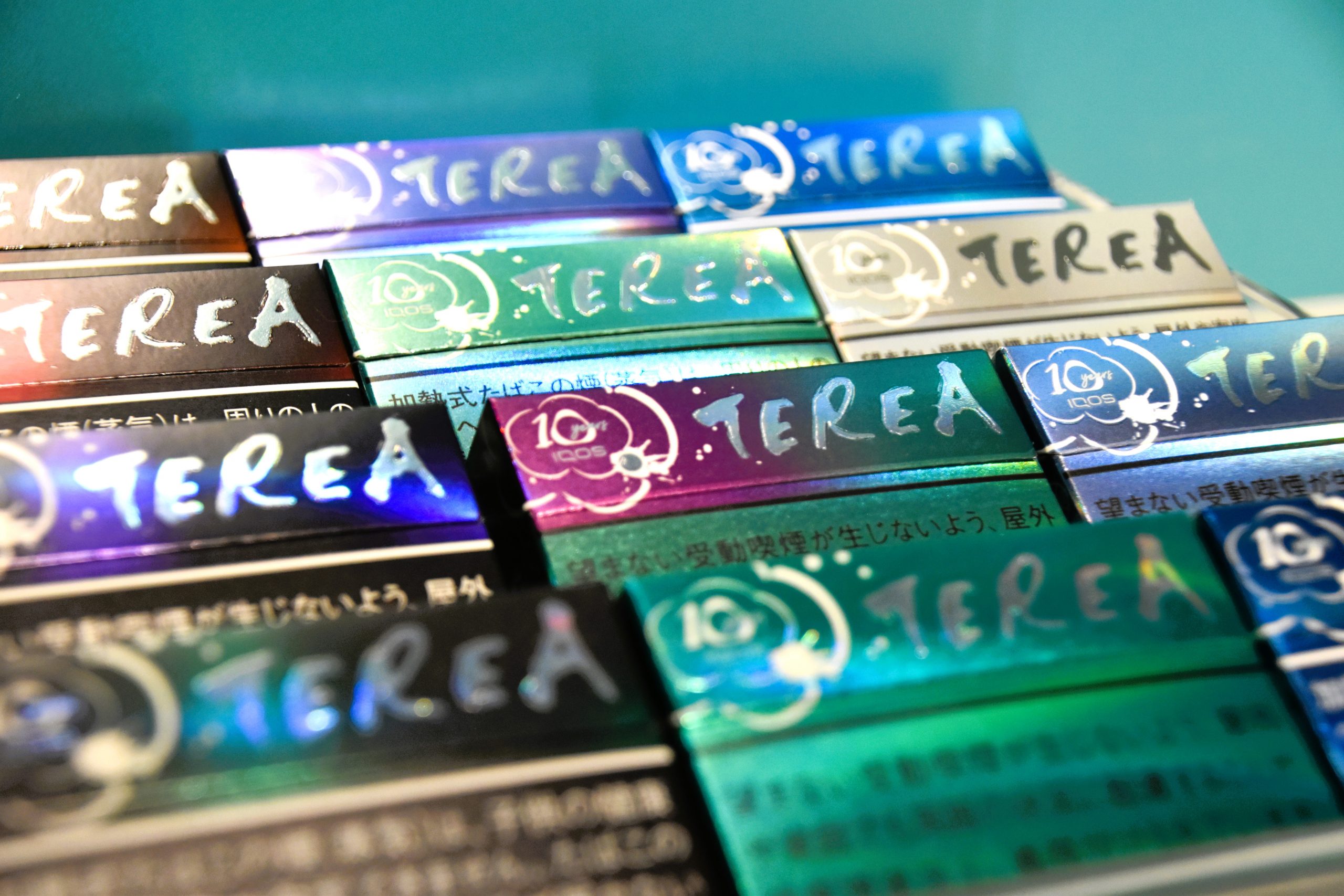 力強い筆のデザインがメタリックに輝く、TEREA日本限定パッケージが新