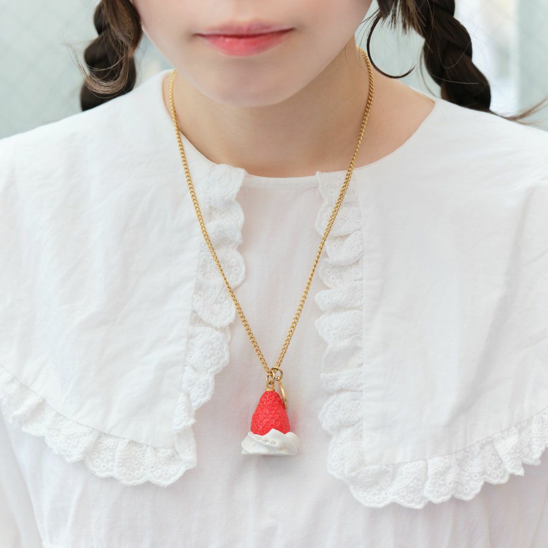 店舗限定商品】フレッシュストロベリー ネックレス（ホワイト） | Q