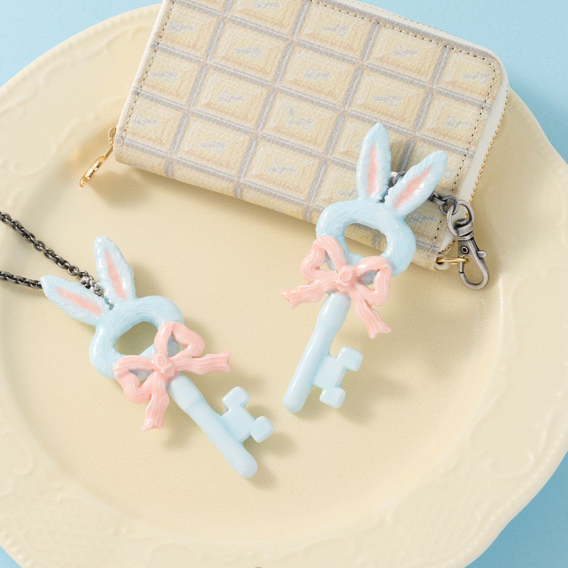 ふしぎなうさぎの鍵 バッグチャーム | Q-pot. ONLINE SHOP