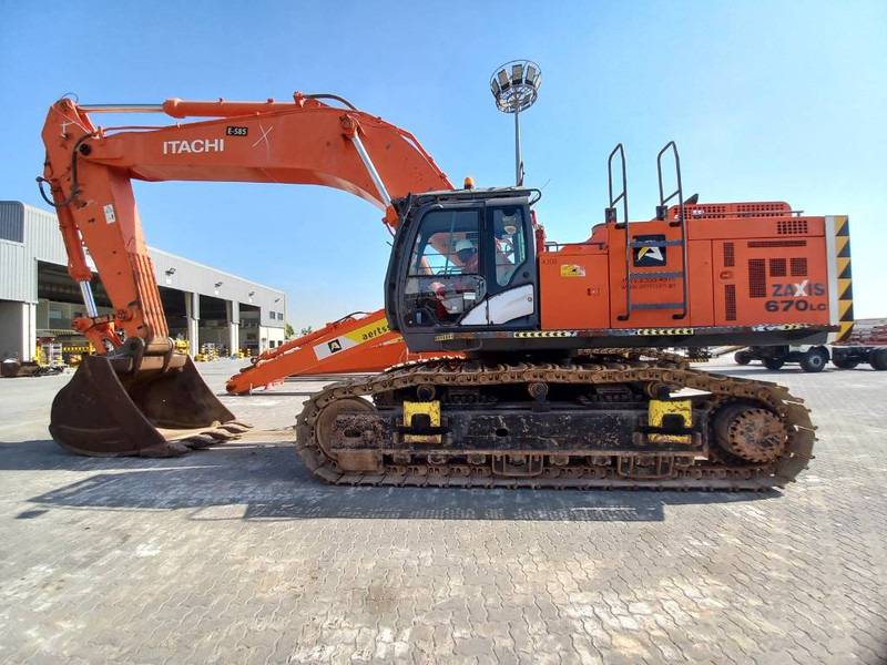 Hitachi ZX670 Large Excavator | Quotor