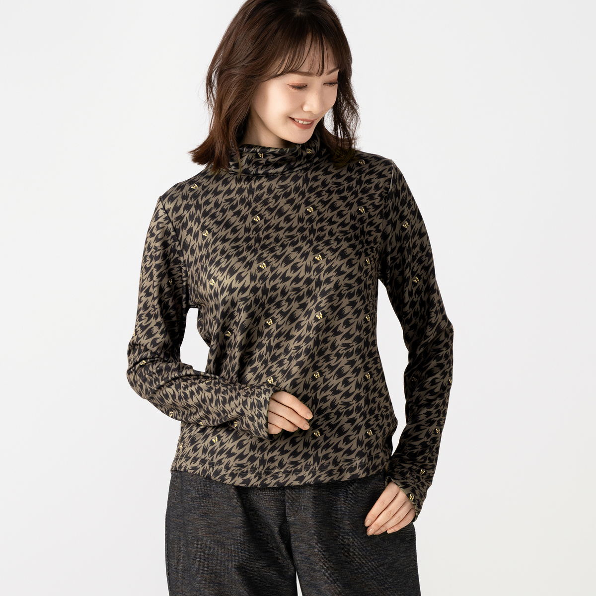 calma オリジナルジオメトリック ハイネックプルオーバー エスパスデ