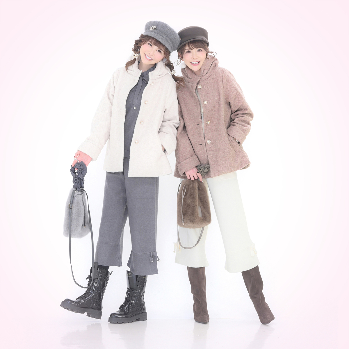 &LOVE カメリアビジューボタンのふわふわブークレーコート アンドラブ