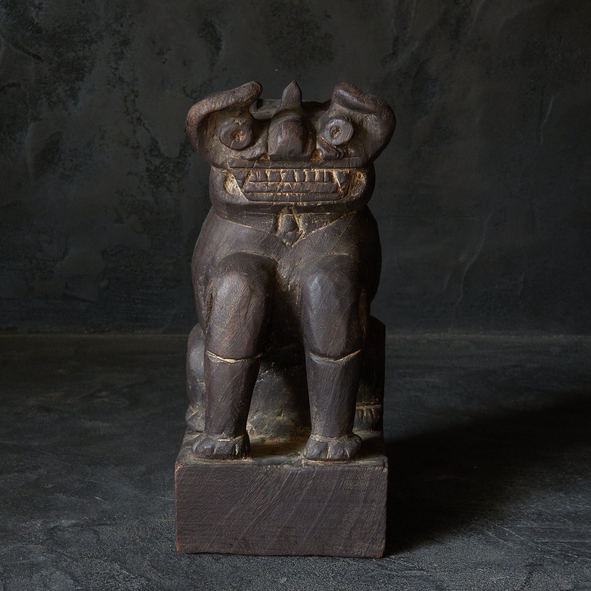 江戸時代 獅子像 一対（1603–1867CE） | 入蘆花（ロカニイル）