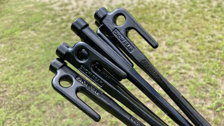 スノーピークのペグ『ソリッドステーク』をレビュー｜おすすめの長さも