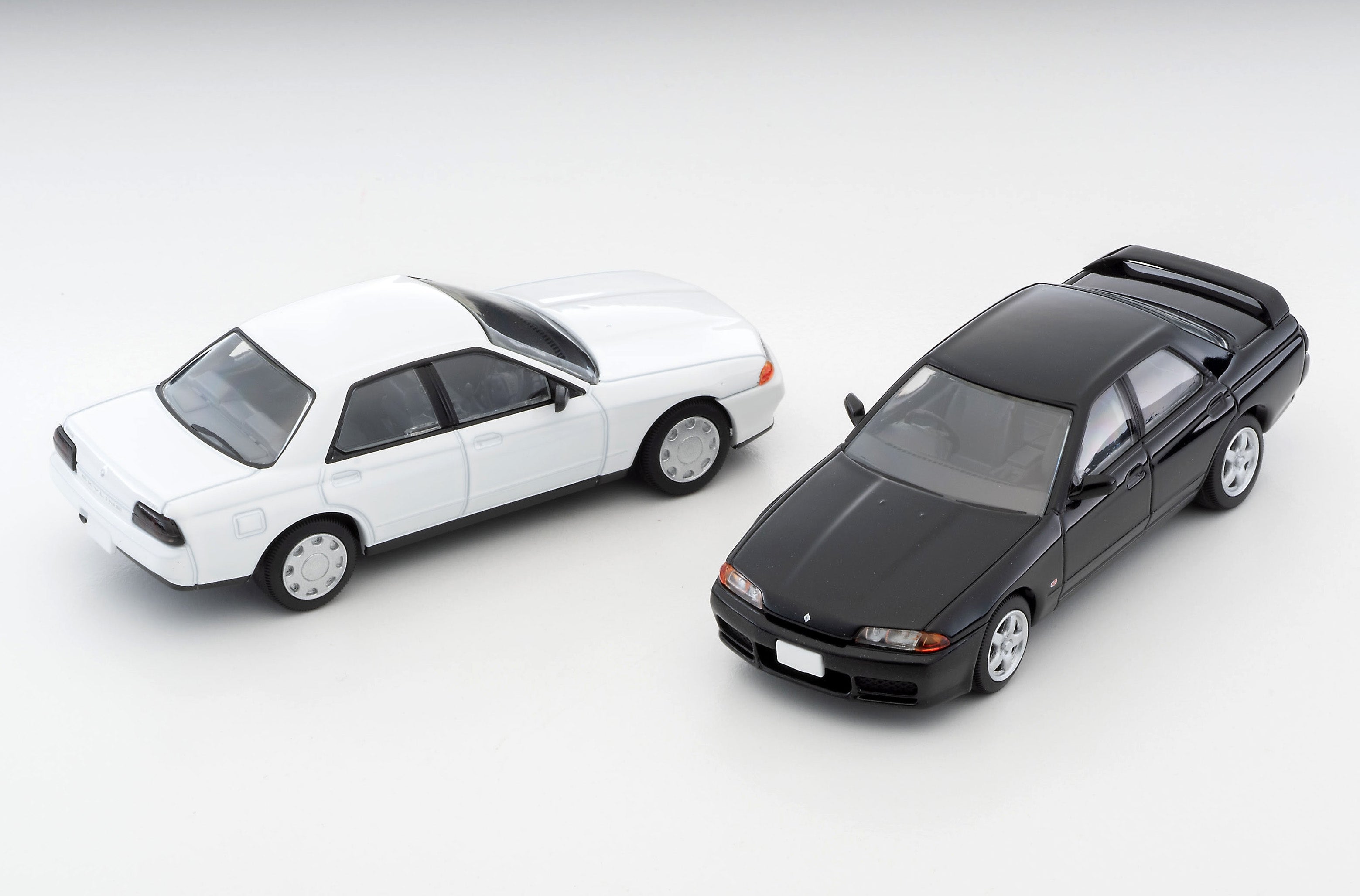 TLV 1/64 LV-N194c 日産スカイライン 4ドアスポーツセダン GTS-t Type