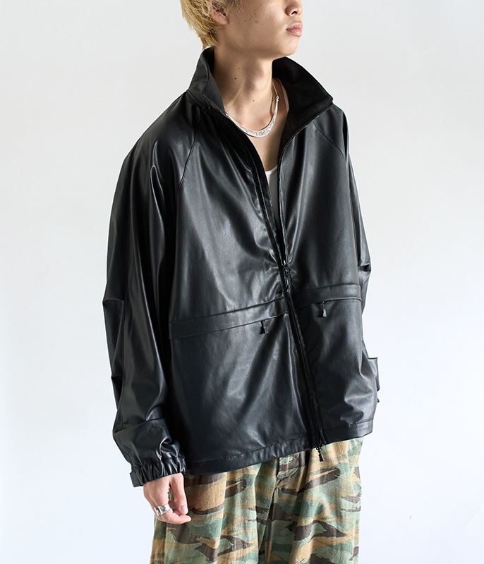 DAIWA PIER 39 TECH SYNTHETIC SKIN WINDBREAKER JACKET [BLACK