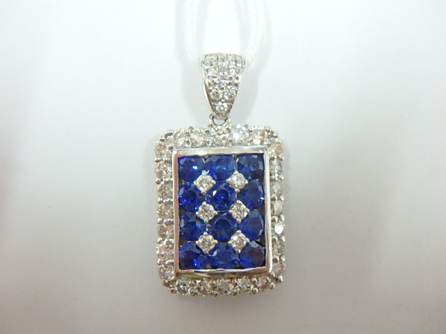 サファイアとダイヤモンドのあしらわれたトップを高額買取！ 茨城県の