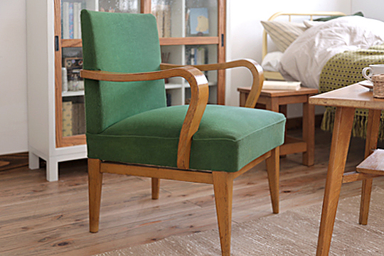 自分だけのコンパクトなくつろぎスペース！ 昭和レトロなシングルソファ